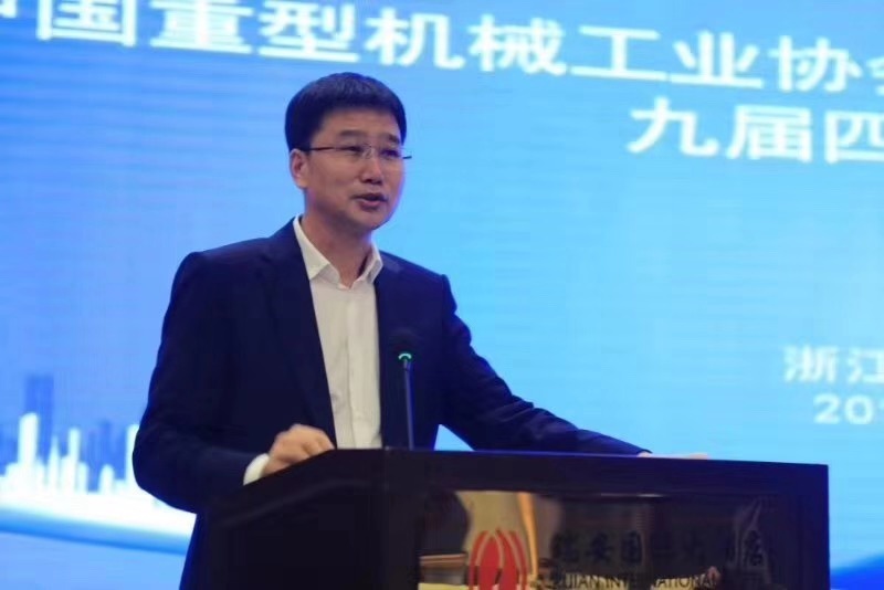 橋式起重機(jī)理事會(huì)各位專(zhuān)家代表一行來(lái)參觀通力